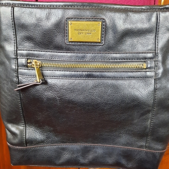 Tignanello black genuine leather flat pocket crossbody purse - Picture 7 of 14